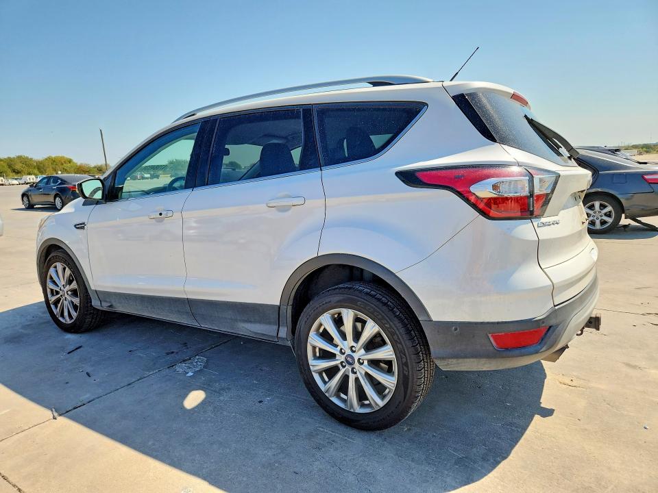 Photo 2 from auction – 2017 FORD ESCAPE with VIN 1FMCU0J94HUD21229
