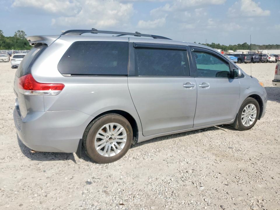 Photo 3 from auction – 2013 TOYOTA SIENNA with VIN 5TDYK3DC6DS324463