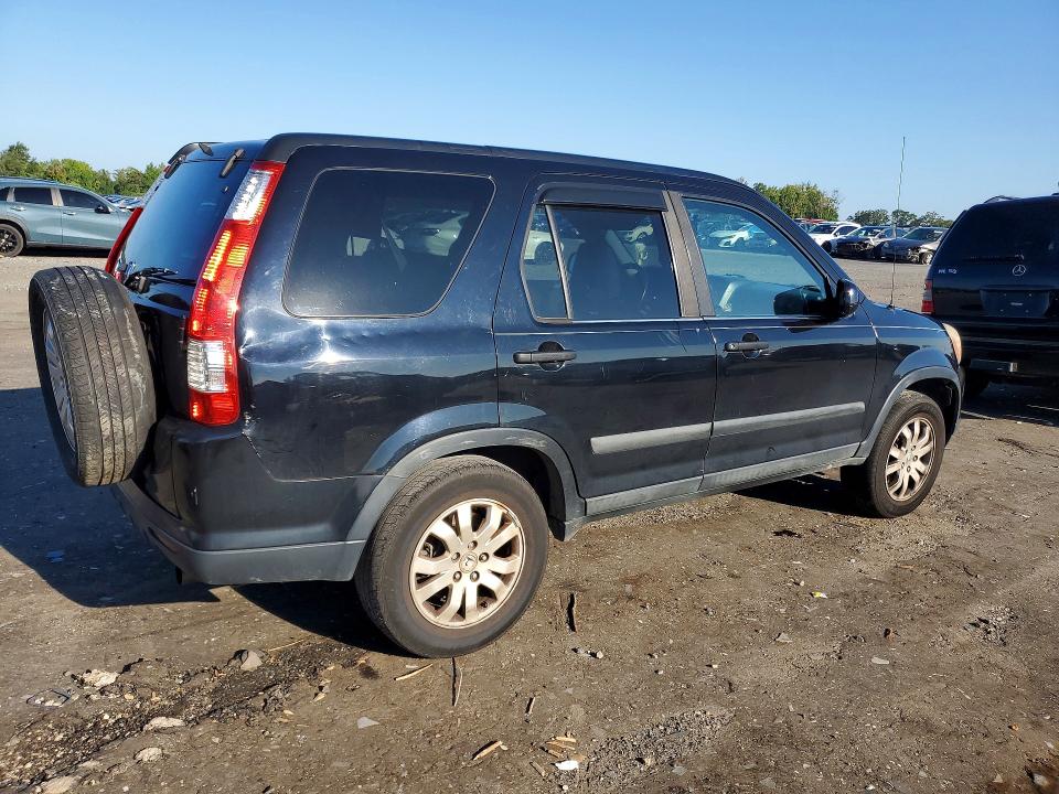 Photo 3 from auction – 2005 HONDA CR-V with VIN SHSRD78925U321594