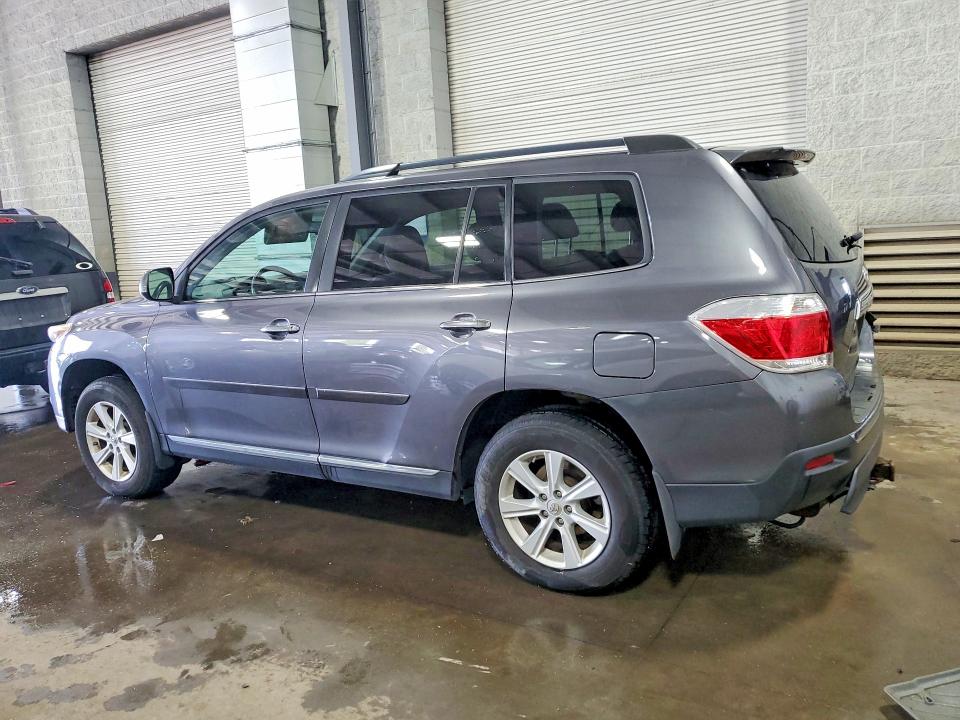 Photo 2 from auction – 2012 TOYOTA HIGHLANDER with VIN 5TDBK3EH4CS117925