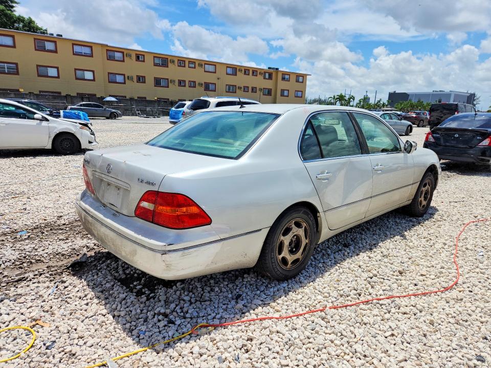 Photo 3 from auction – 2001 LEXUS LS with VIN JTHBN30F710041273