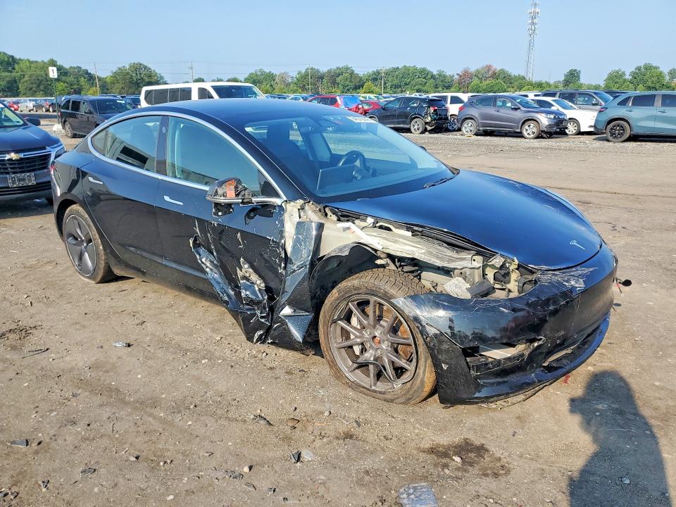 Photo 4 from auction – 2018 TESLA MODEL 3 with VIN 5YJ3E1EB8JF182354