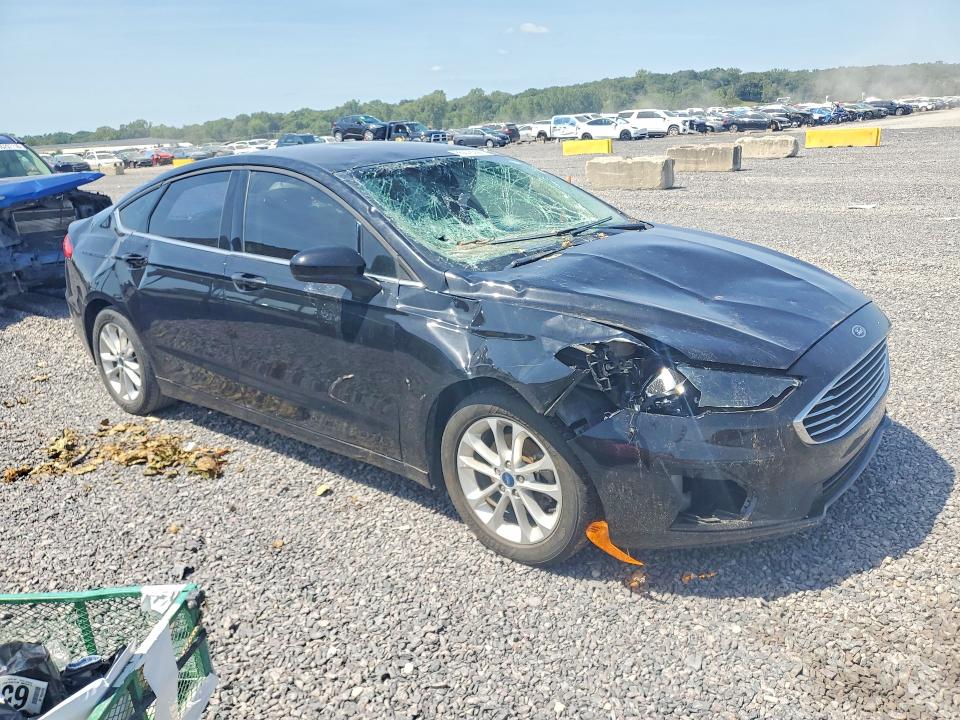 Photo 4 from auction – 2019 FORD FUSION with VIN 3FA6P0HD7KR209421
