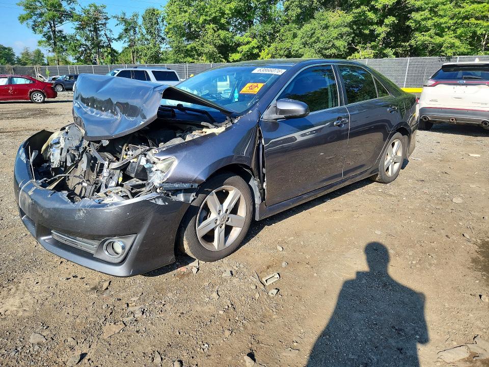 TOYOTA CAMRY 2014 z numerem VIN 4T1BF1FK7EU834252 - Zdjęcie z aukcji