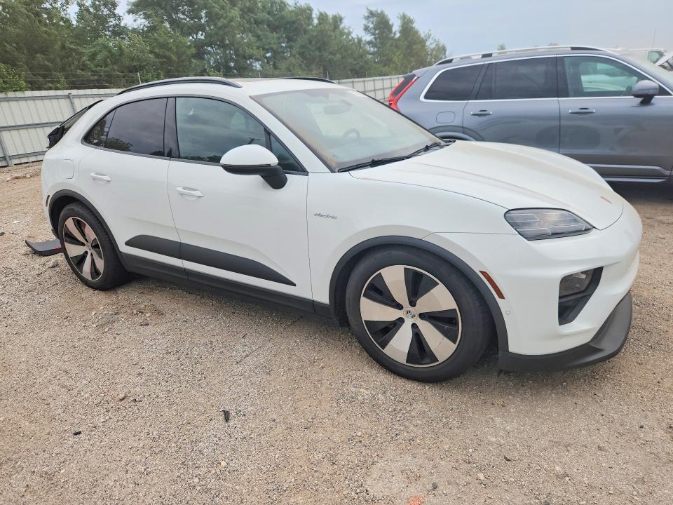 Photo 4 from auction – 2025 PORSCHE MACAN with VIN WP1AA2XA1SL000355
