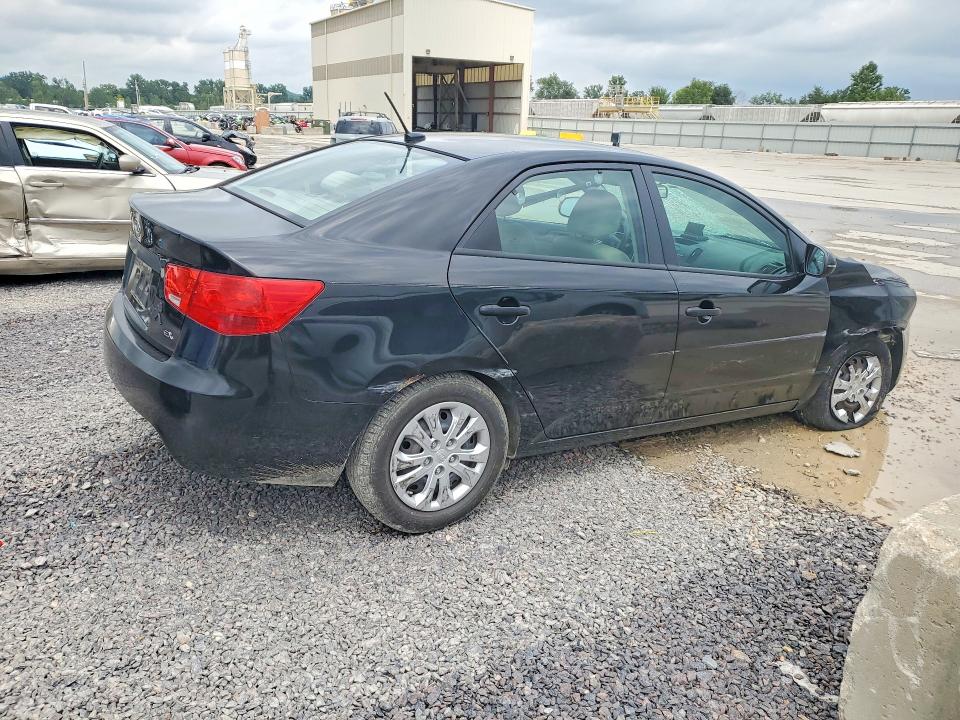 Photo 3 from auction – 2011 KIA FORTE with VIN KNAFU4A28B5374641