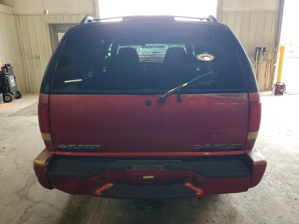 Photo 6 from auction – 2000 CHEVROLET BLAZER with VIN 1GNDT13W2Y2341941