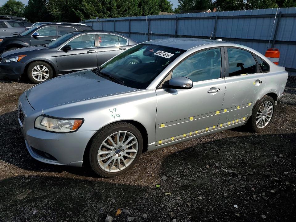 VOLVO S40 2011 with VIN YV1672MS9B2549324 - Photo from auction