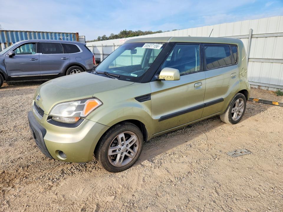 KIA SOUL 2010 with VIN KNDJT2A20A7163196 - Photo from auction