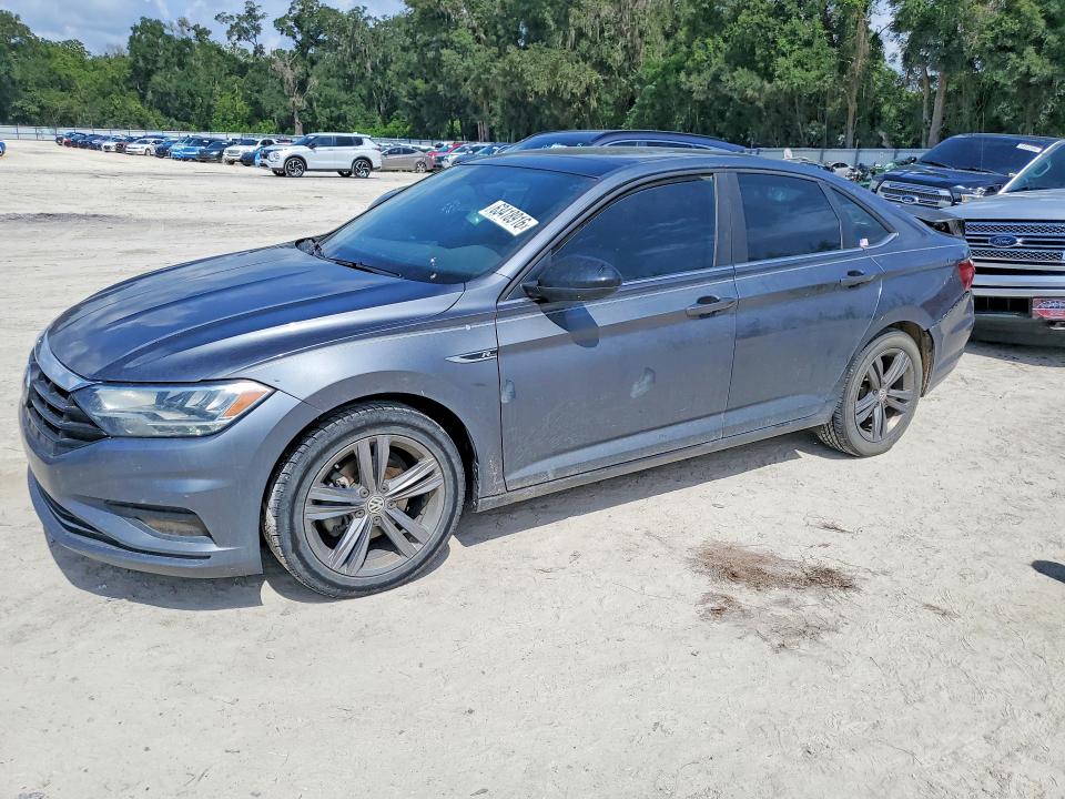 VOLKSWAGEN JETTA 2020 with VIN 3VWCB7BU1LM017033 - Photo from auction