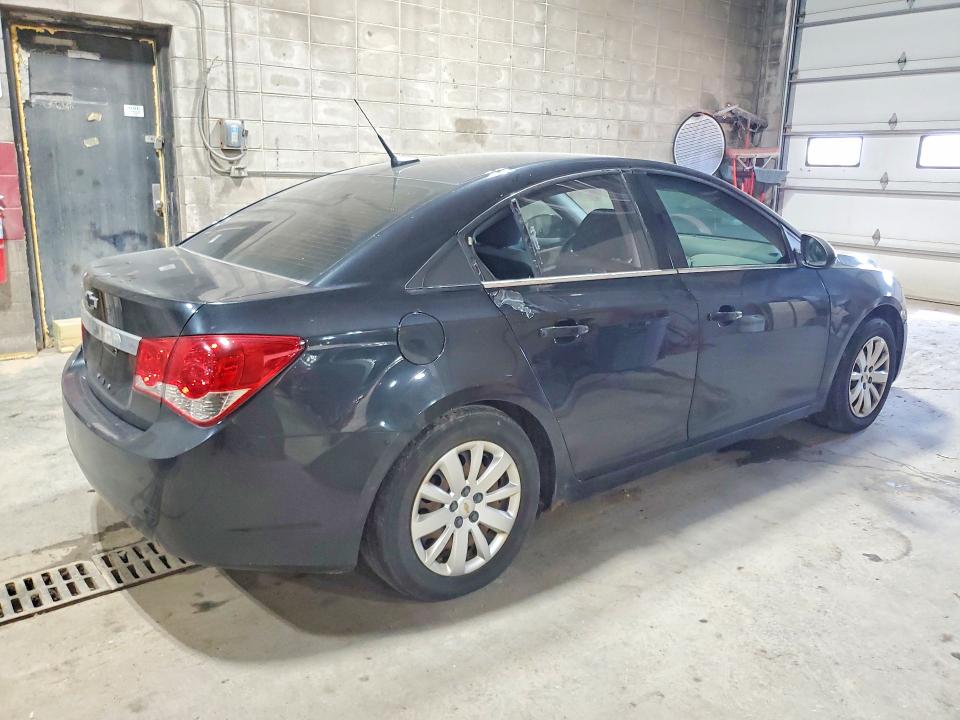 Photo 3 from auction – 2011 CHEVROLET CRUZE with VIN 1G1PD5SH2B7234372