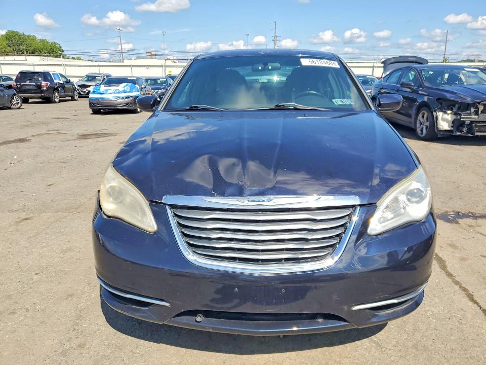 Photo 5 from auction – 2011 CHRYSLER 200 with VIN 1C3BC1FB6BN531387