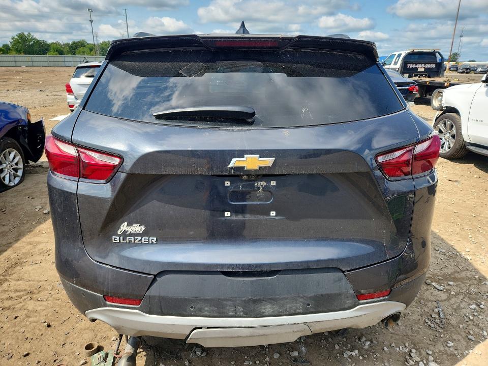 Photo 6 from auction – 2022 CHEVROLET BLAZER with VIN 3GNKBDRS8NS151884