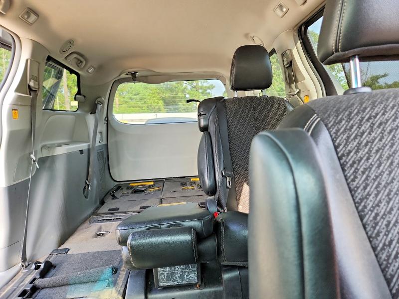 Photo 10 from auction – 2012 TOYOTA SIENNA with VIN 5TDXK3DC7CS259780