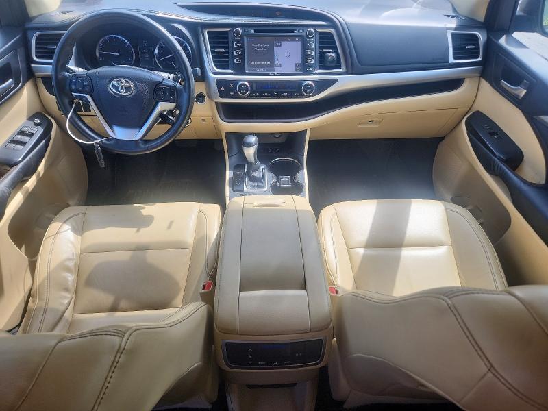 Photo 8 from auction – 2015 TOYOTA HIGHLANDER with VIN 5TDJKRFH0FS114232