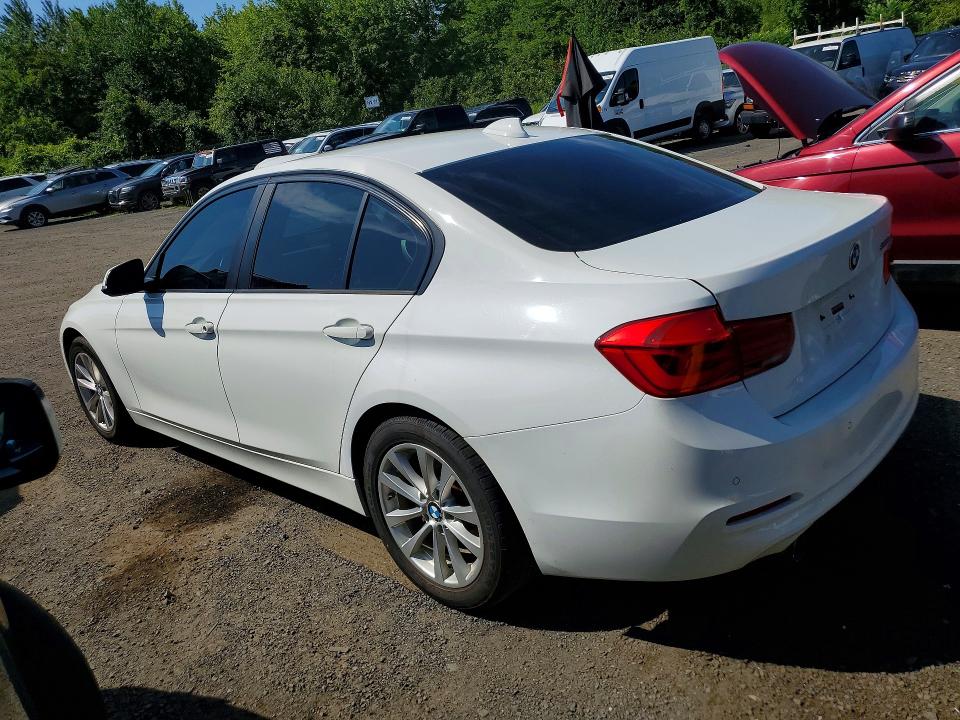 Photo 2 from auction – 2017 BMW 320 with VIN WBA8E1G59HNU14479