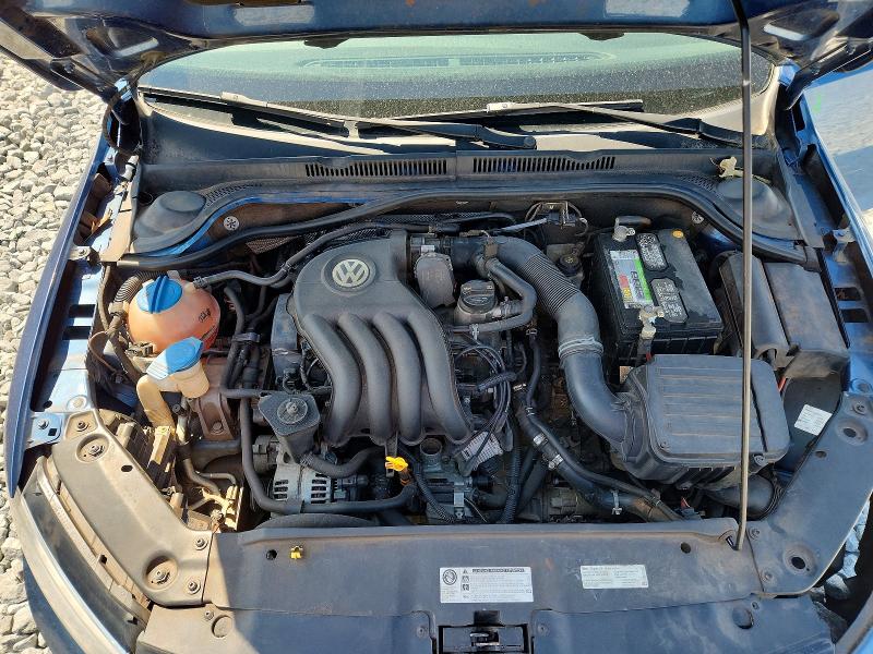 Photo 11 from auction – 2015 VOLKSWAGEN JETTA with VIN 3VW2K7AJ3FM249530