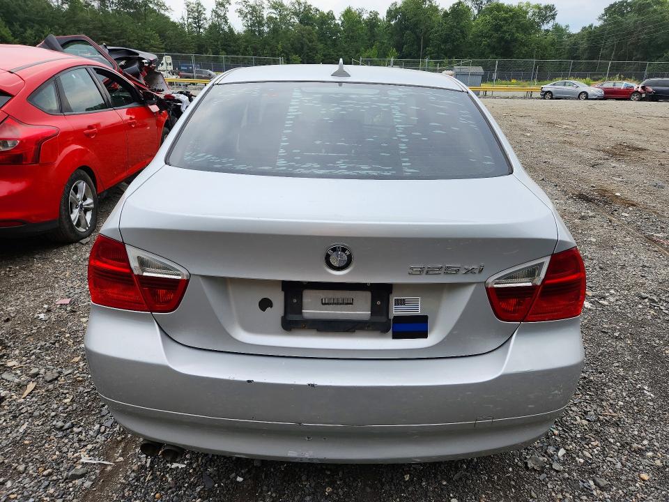 Photo 6 from auction – 2006 BMW 325 with VIN WBAVD13576KV06507