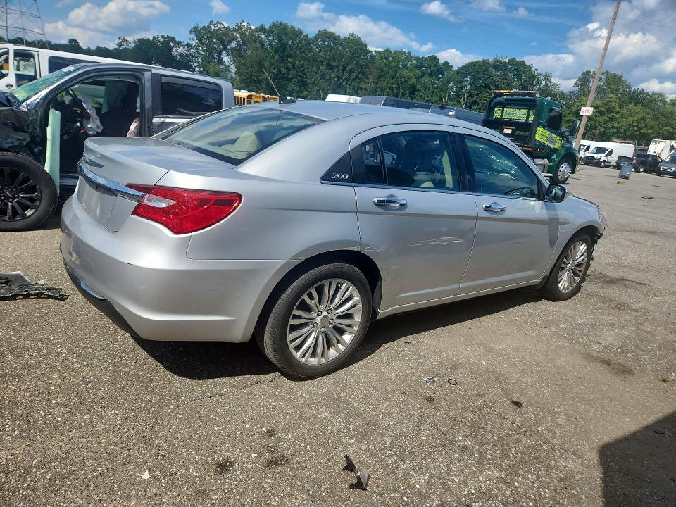 Photo 3 from auction – 2012 CHRYSLER 200 with VIN 1C3CCBCG8CN164777