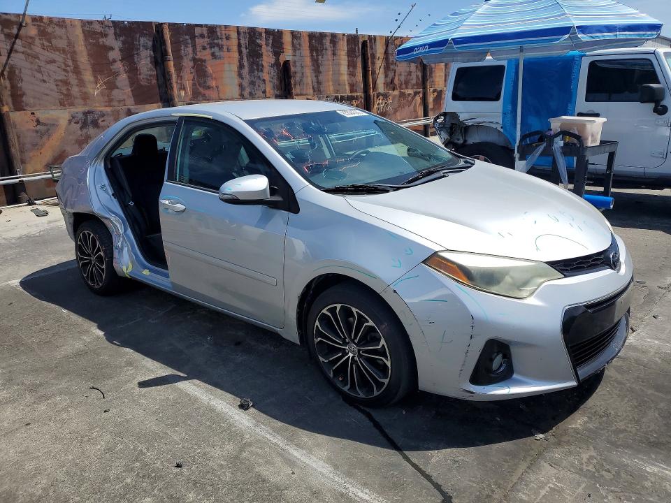 Photo 4 from auction – 2015 TOYOTA COROLLA with VIN 5YFBURHE1FP261590