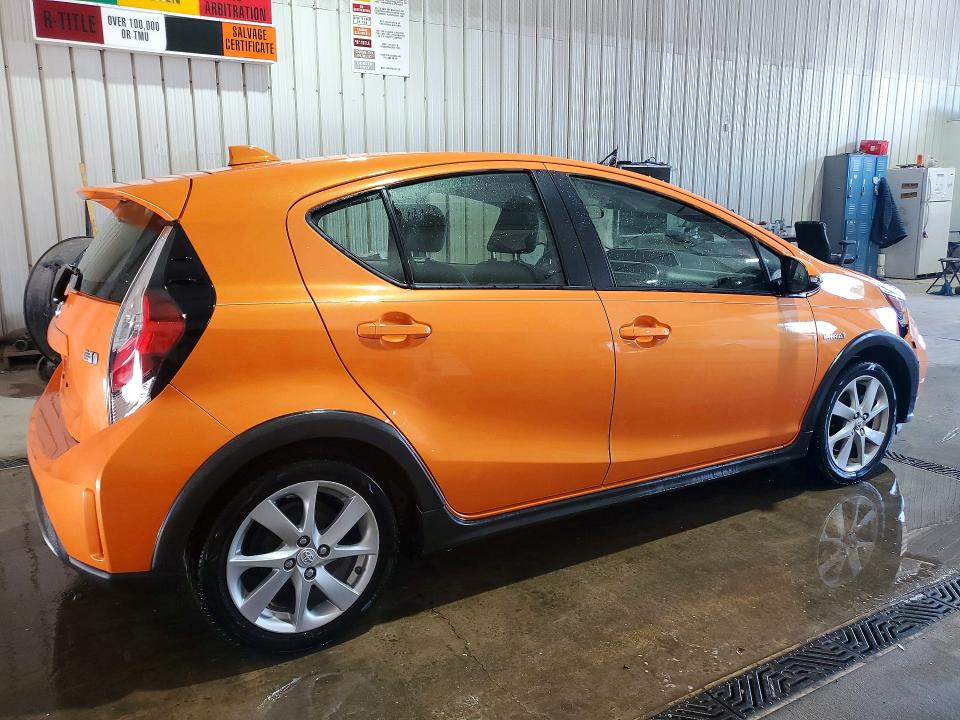 Фото 3 с аукциона – 2018 TOYOTA PRIUS C с VIN JTDKDTB30J1600034