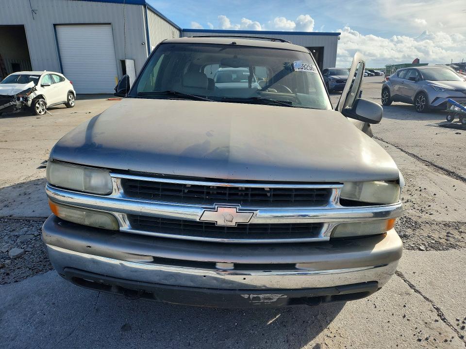 Photo 5 from auction – 2001 CHEVROLET TAHOE with VIN 1GNEC13T71J118283