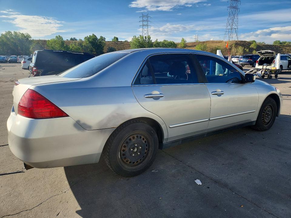 Photo 3 from auction – 2007 HONDA ACCORD with VIN JHMCM56477C004384