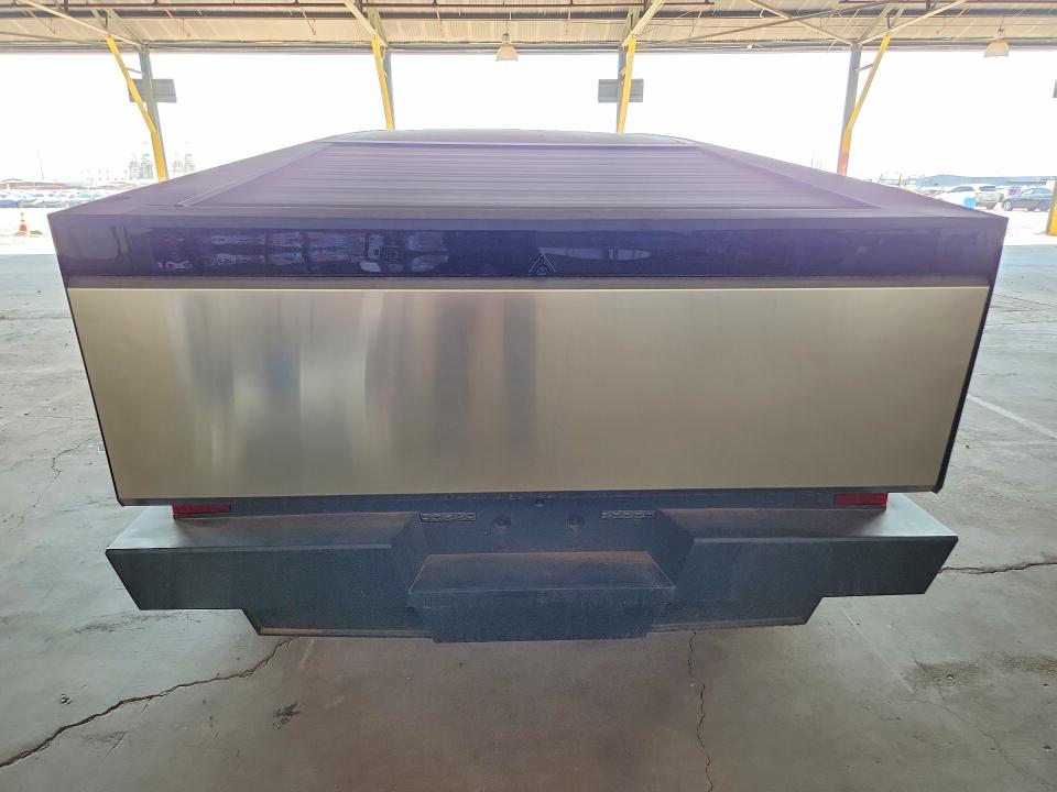 Photo 6 from auction – 2025 TESLA CYBERTRUCK with VIN 7G2CEHED7SA068125