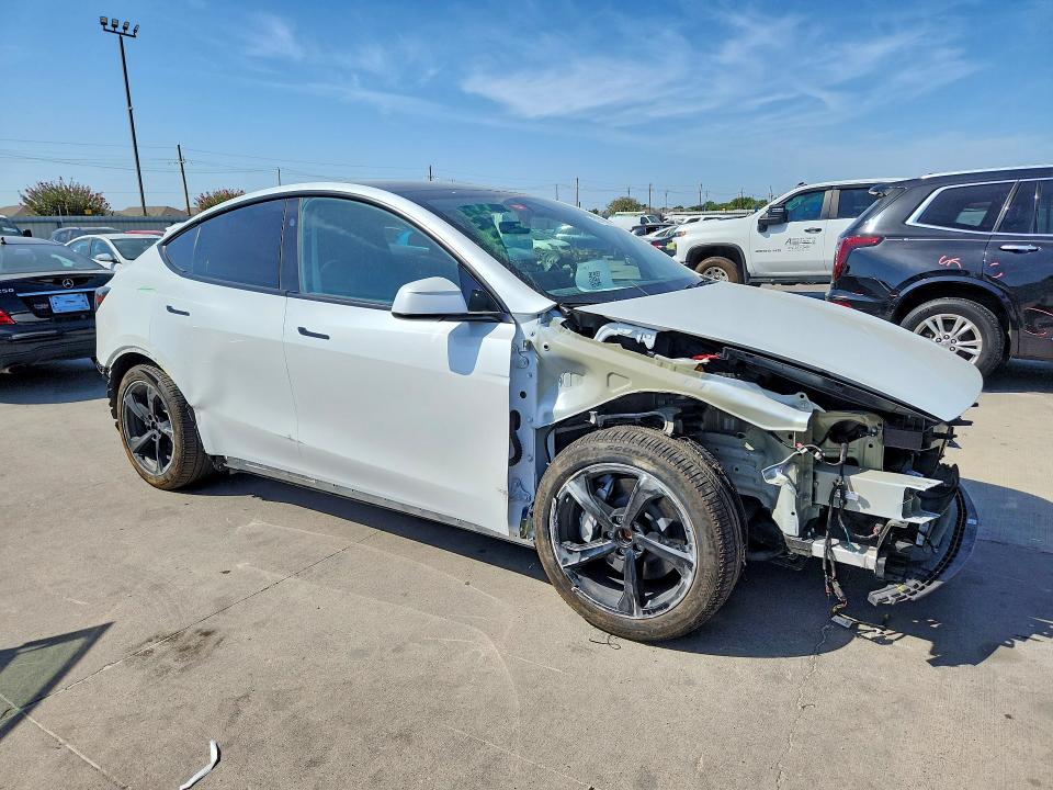 Фото 4 с аукциона – 2026 TESLA MODEL Y с VIN 7SAYGDEE4TA395378
