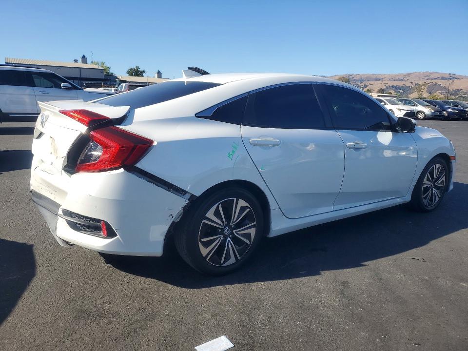 Photo 3 from auction – 2018 HONDA CIVIC with VIN JHMFC1F32JX037292