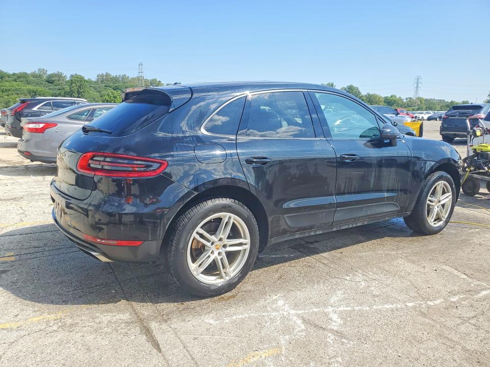 Photo 3 from auction – 2017 PORSCHE MACAN with VIN WP1AA2A58HLB05997