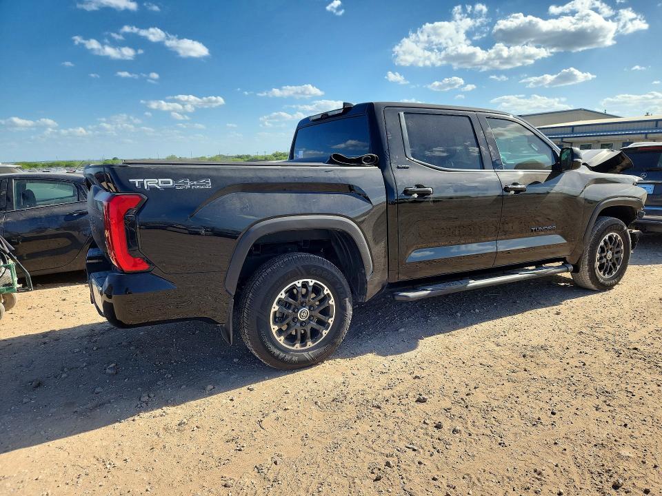 Photo 3 from auction – 2023 TOYOTA TUNDRA with VIN 5TFLA5DB3PX108214