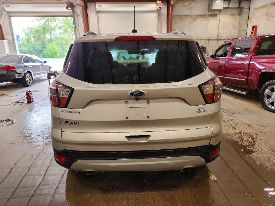 Photo 6 from auction – 2017 FORD ESCAPE with VIN 1FMCU9GDXHUC21247