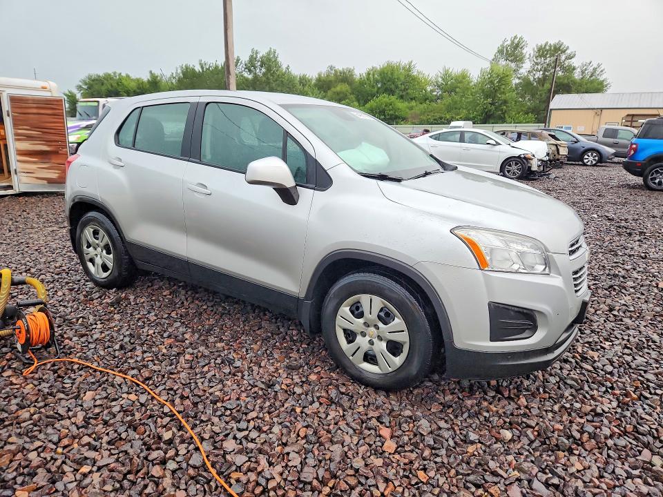 Photo 4 from auction – 2015 CHEVROLET TRAX with VIN KL7CJKSB2FB096874
