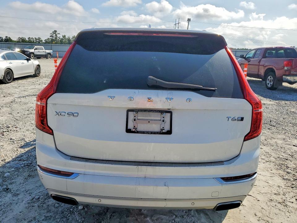 Photo 6 from auction – 2017 VOLVO XC90 with VIN YV4A22PL0H1163552