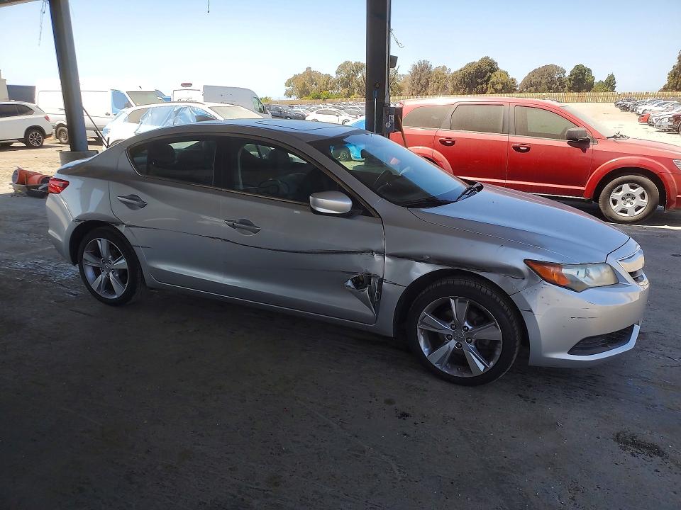 Photo 4 from auction – 2015 ACURA ILX with VIN 19VDE1F31FE002570