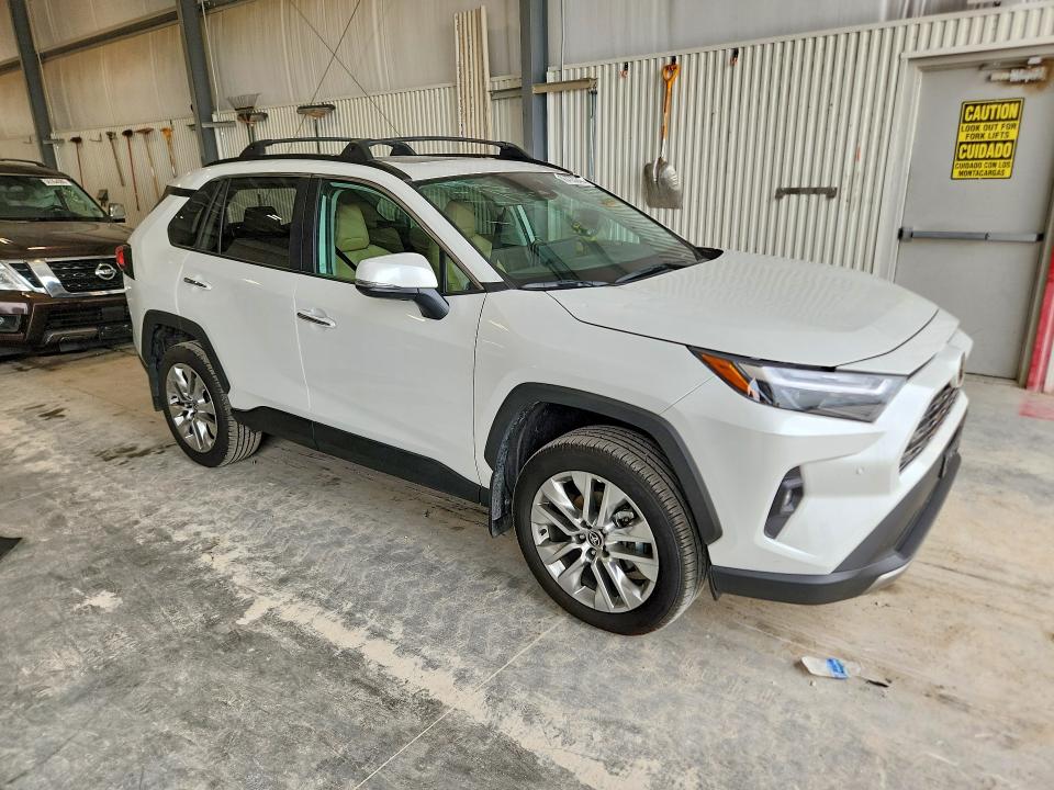 Photo 4 from auction – 2025 TOYOTA RAV4 with VIN 2T3N1RFV0SW600123