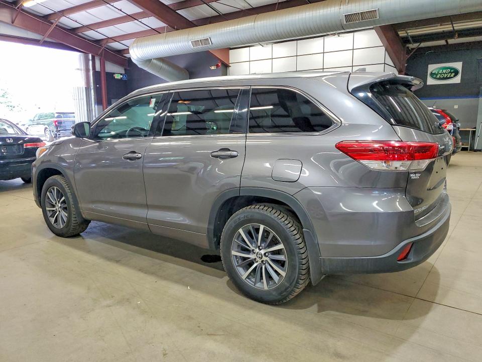 Photo 2 from auction – 2017 TOYOTA HIGHLANDER with VIN 5TDJZRFH0HS453328
