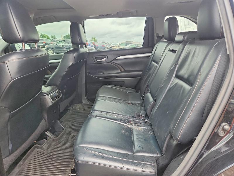 Photo 11 from auction – 2017 TOYOTA HIGHLANDER with VIN 5TDJZRFH9HS449570