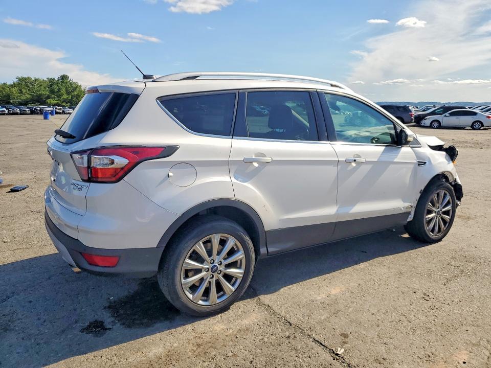 Photo 3 from auction – 2017 FORD ESCAPE with VIN 1FMCU9JDXHUB11890