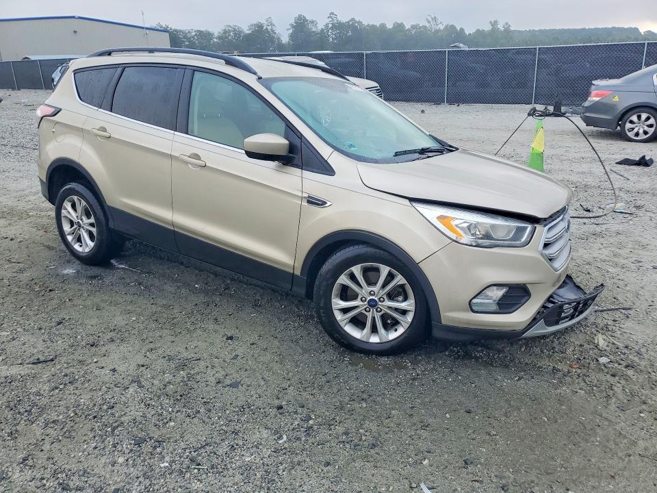 Photo 4 from auction – 2018 FORD ESCAPE with VIN 1FMCU9HD8JUA94048