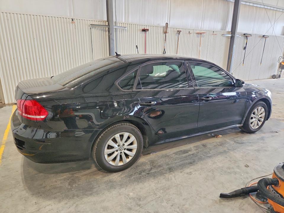 Photo 3 from auction – 2013 VOLKSWAGEN PASSAT with VIN 1VWAH7A35DC052692