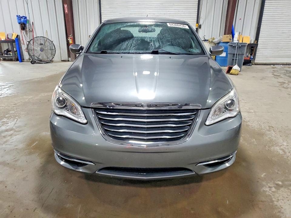 Photo 5 from auction – 2013 CHRYSLER 200 with VIN 1C3CCBBB2DN583912