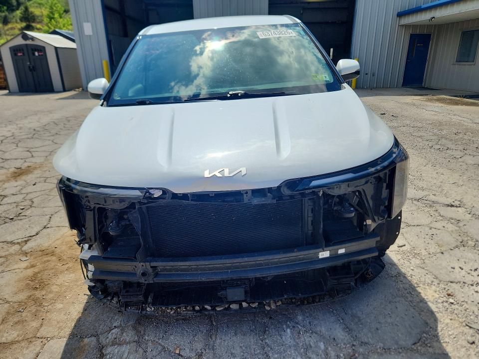 Foto 5 de la subasta – 2025 KIA CARNIVAL con VIN KNDNB5K38S6482091