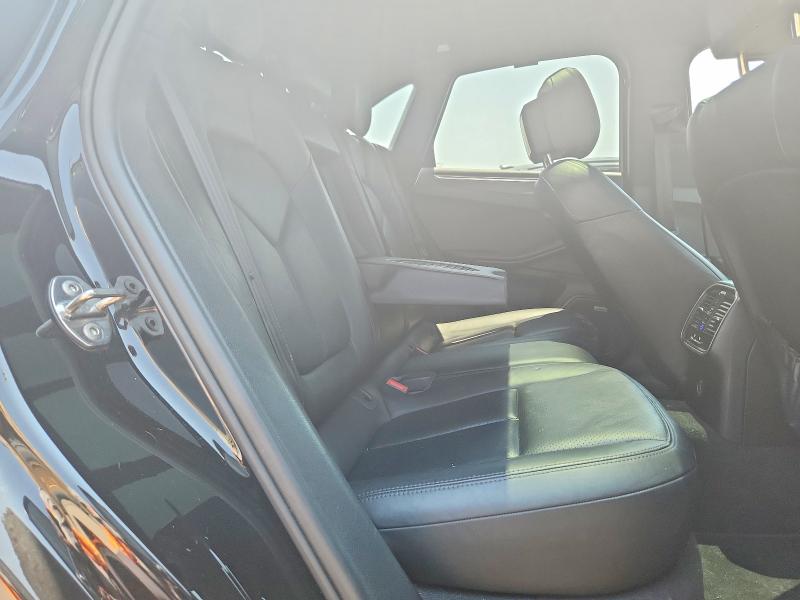 Photo 11 from auction – 2017 PORSCHE MACAN with VIN WP1AG2A56HLB56249