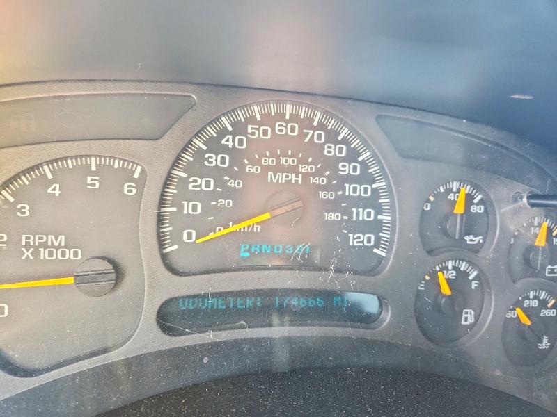 Photo 9 from auction – 2004 CHEVROLET SILVERADO with VIN 1GCEK14V14Z159591