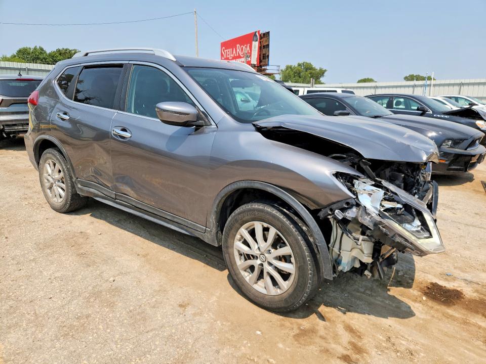 Снимка 4 от търг – 2017 NISSAN ROGUE с VIN KNMAT2MV7HP582419