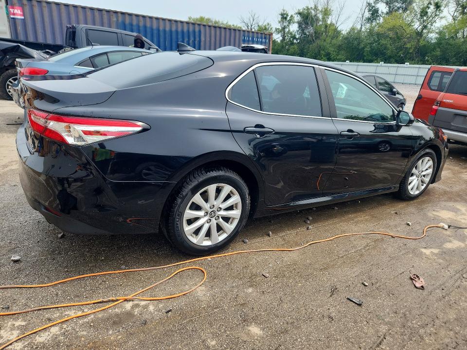 Photo 3 from auction – 2020 TOYOTA CAMRY with VIN 4T1C11BK2LU016045