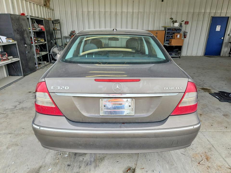 Photo 6 from auction – 2008 MERCEDES-BENZ E with VIN WDBUF22X58B304879