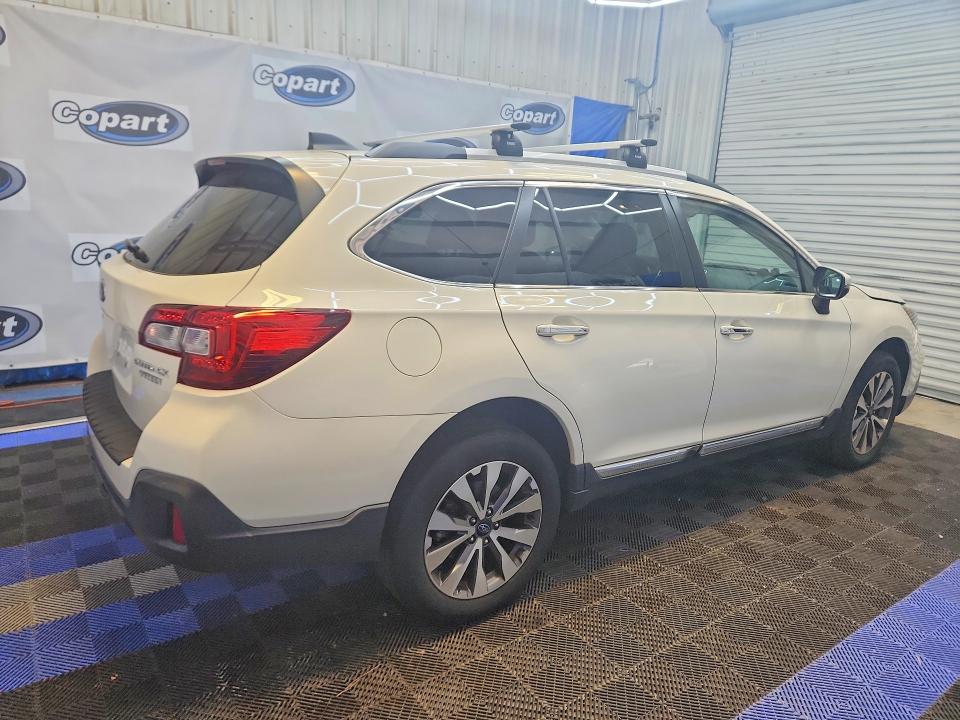 Photo 3 from auction – 2019 SUBARU OUTBACK with VIN 4S4BSATC2K3327754